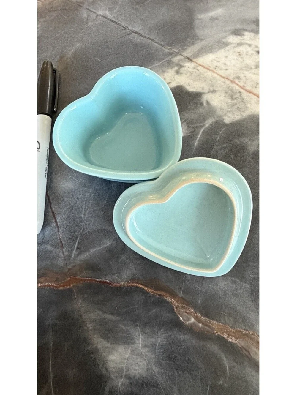 NWOB Le Creuset Heart Ramekin with Lid Mini Cocotte 8 oz Stoneware Blue
